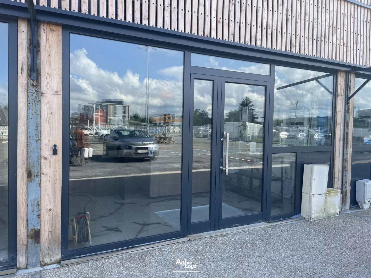 A LOUER BEAUVAIS - 100 À 300 M2 DE BUREAUX REFAITS À NEUFS