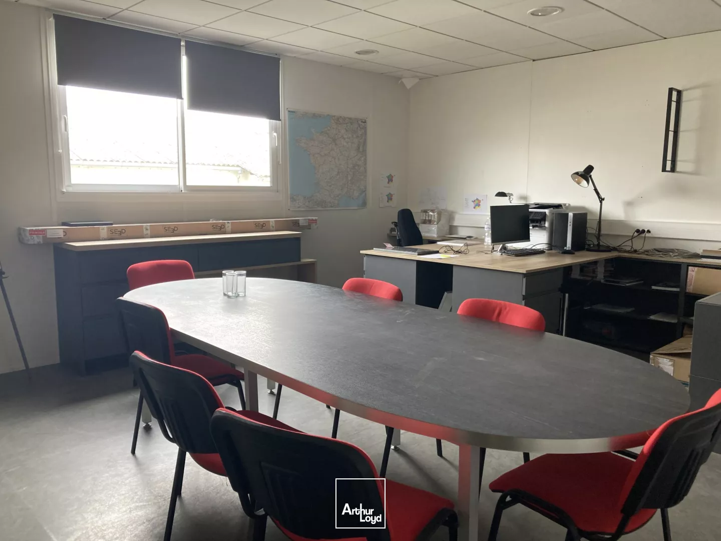 Entrepôt sur un axe stratégique à louer à Artigues-Près-Bordeaux