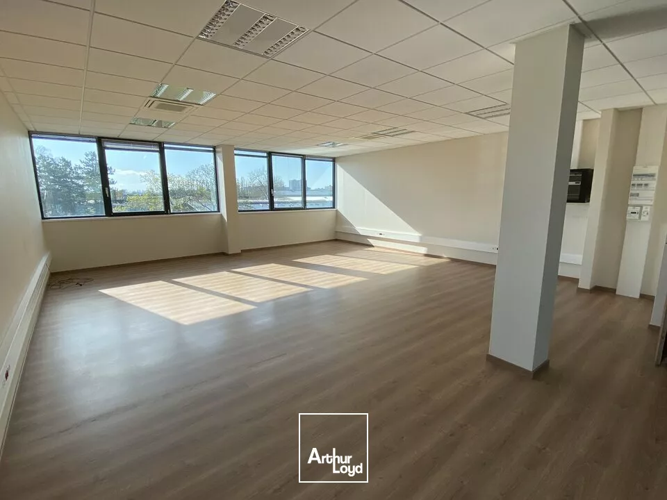 BUREAUX à LOUER de 180 m²