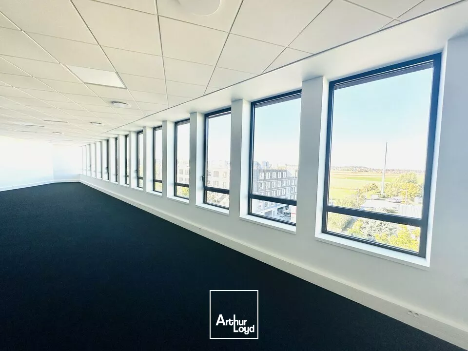 BUREAUX à LOUER de 746 m²