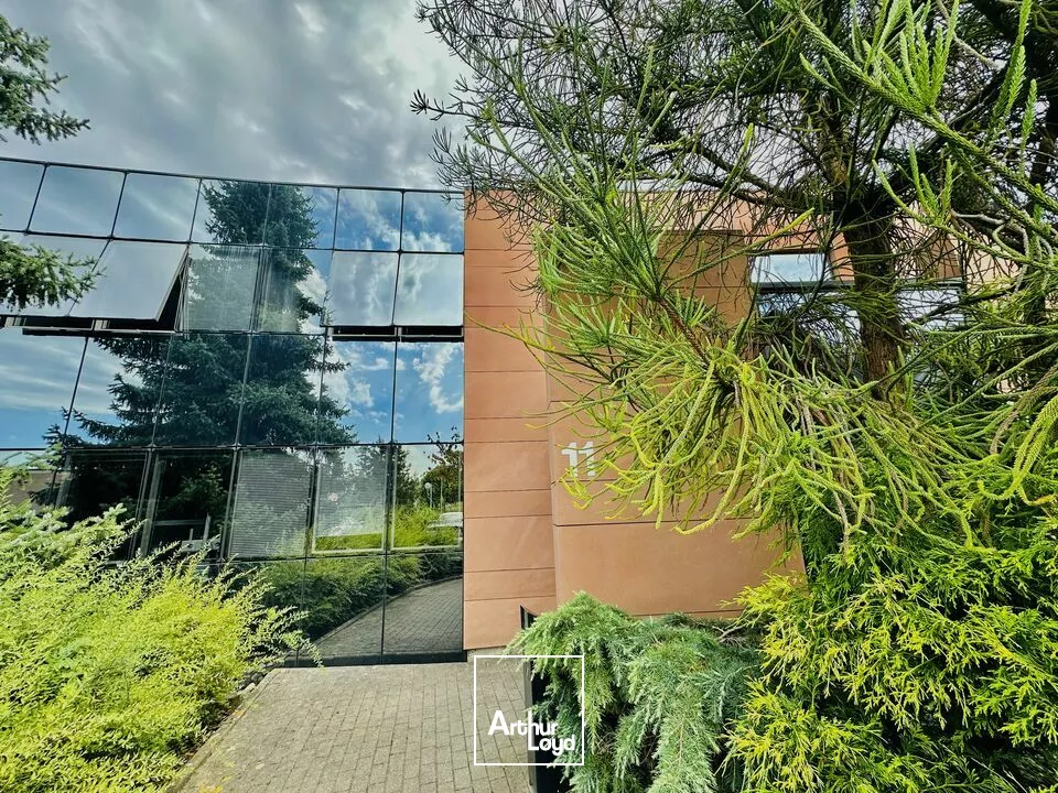 BUREAUX à LOUER de 403.57 m²