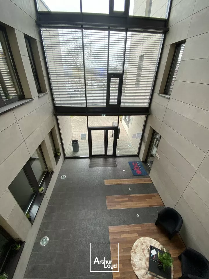 BUREAUX à LOUER de 303 m²