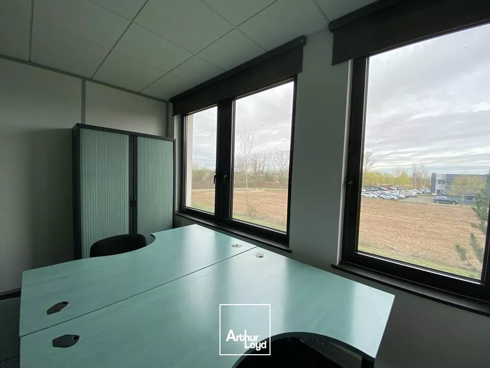 BUREAUX à LOUER de 303 m²