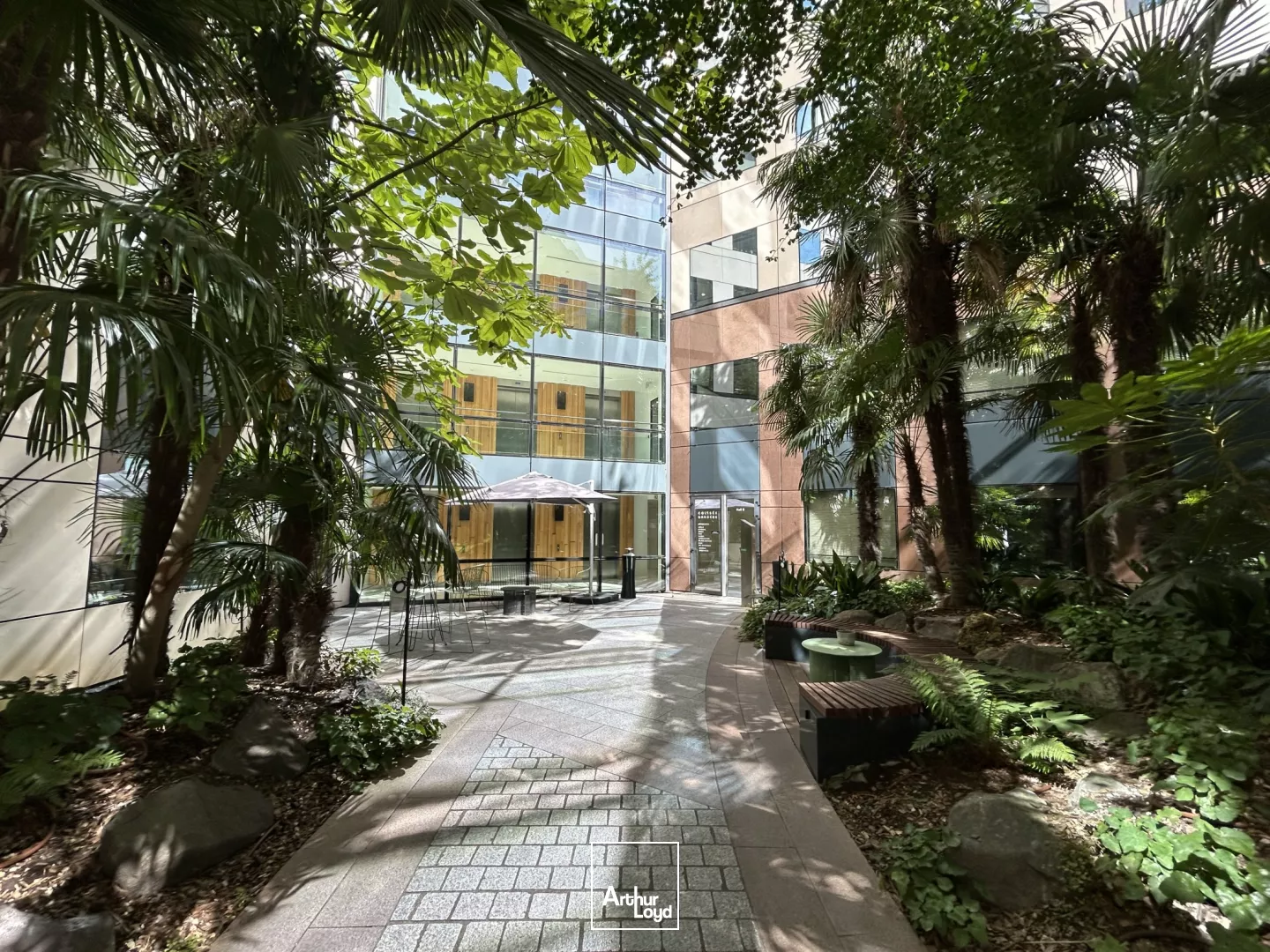 Bureaux à louer Plug & Play avec jardin