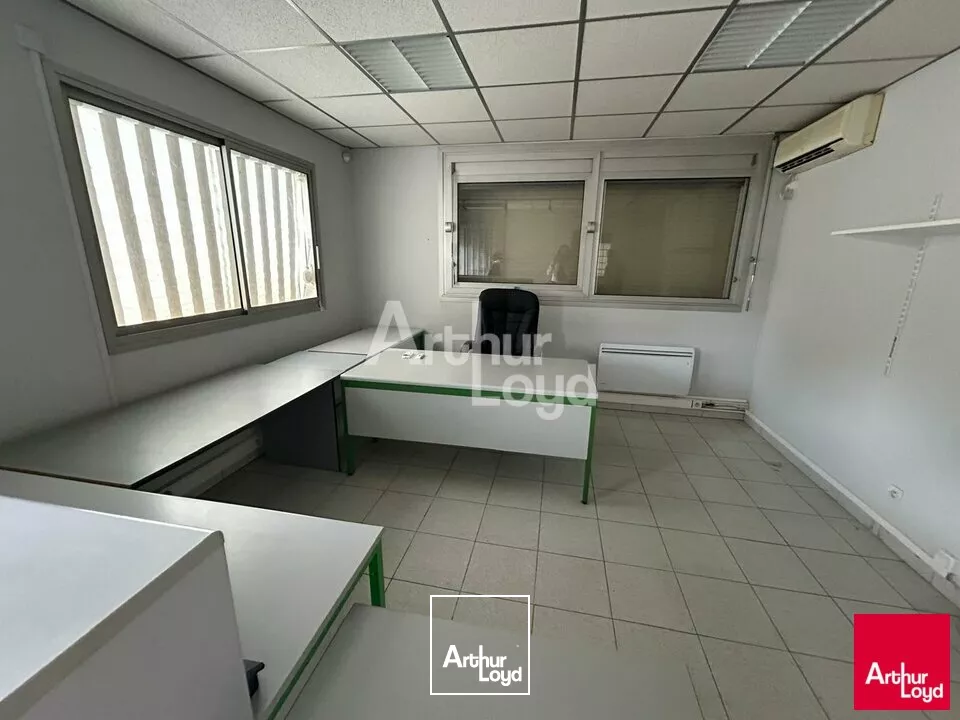 NOYERS SUR CHER - VENTE HANGARS DE 640 ET 945 M²