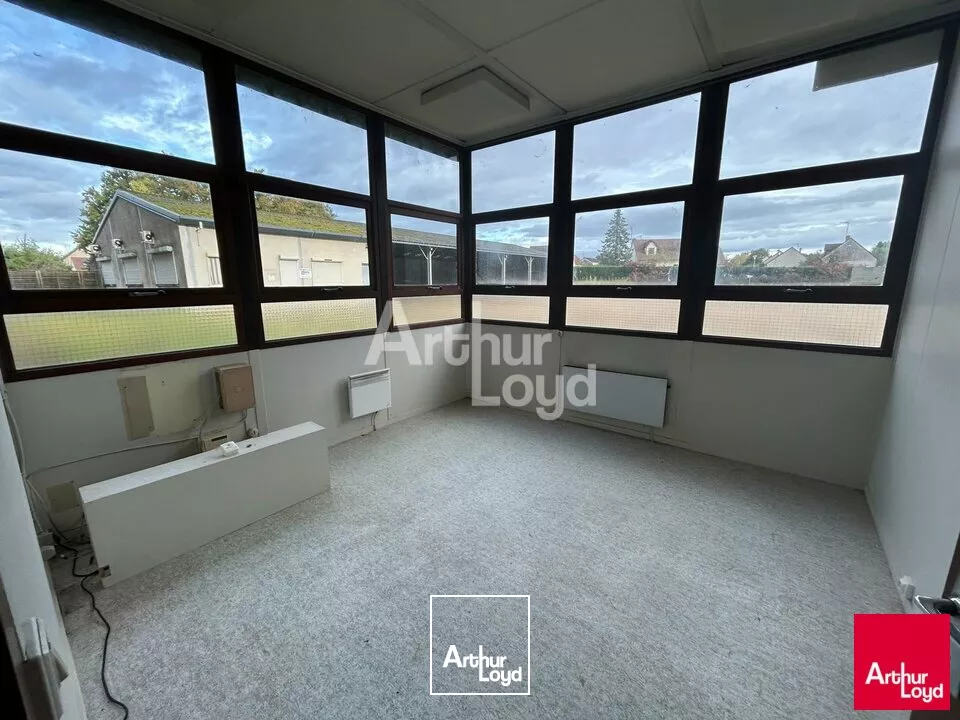 NOYERS SUR CHER - VENTE HANGARS DE 640 ET 945 M²