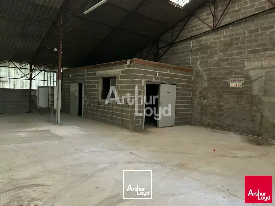 NOYERS SUR CHER - VENTE HANGARS DE 640 ET 945 M²