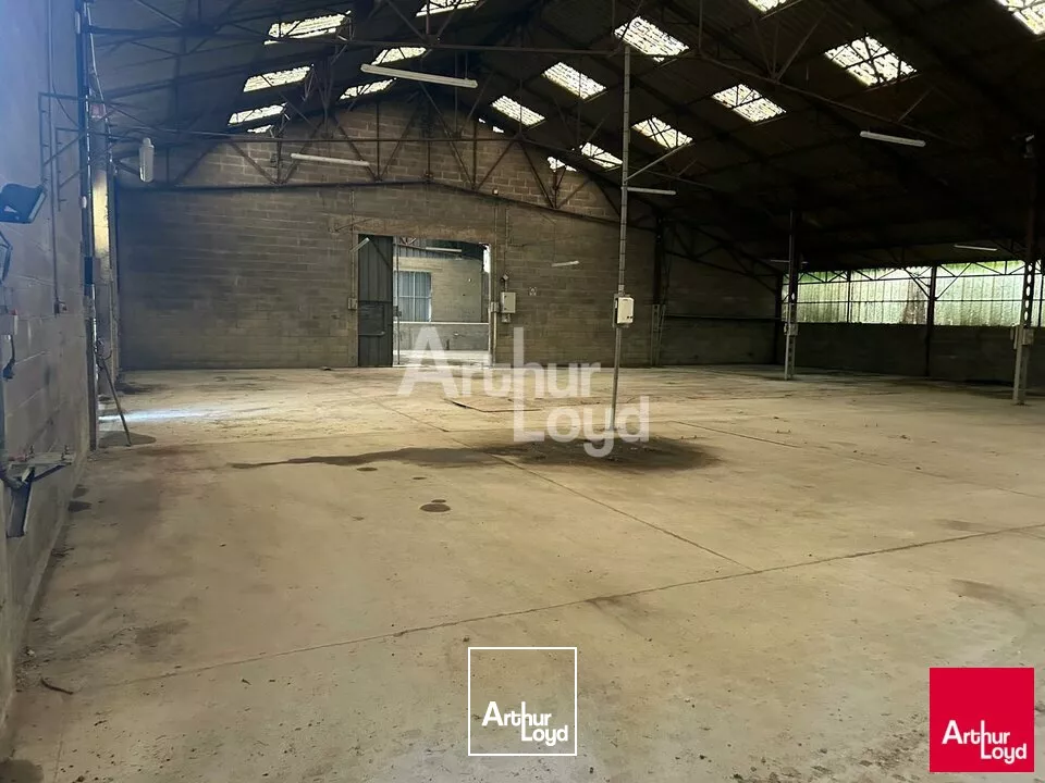 NOYERS SUR CHER - VENTE HANGARS DE 640 ET 945 M²