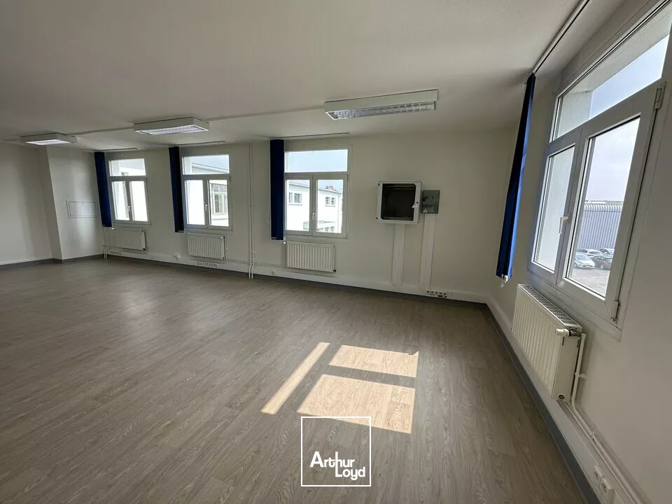 BUREAUX à LOUER de 253 m²