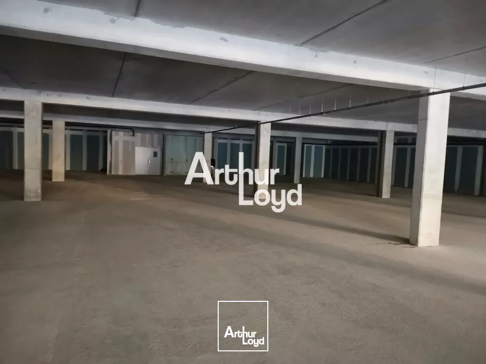 LOCAL COMMERCIAL 1200M² EMPLACEMENT N°1 DIVISBLE ERP