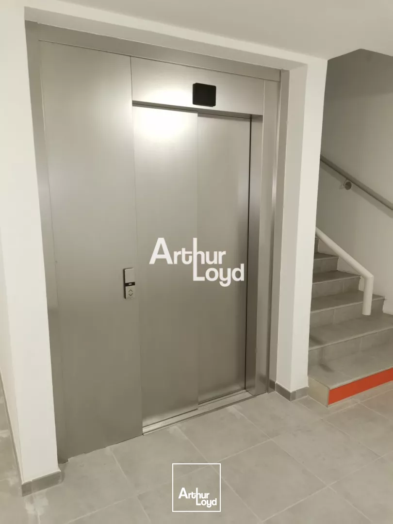 LOCAL COMMERCIAL 1200M² EMPLACEMENT N°1 DIVISBLE ERP