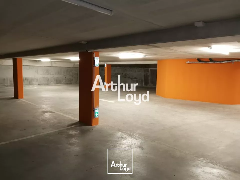 LOCAL COMMERCIAL 1200M² EMPLACEMENT N°1 DIVISBLE ERP