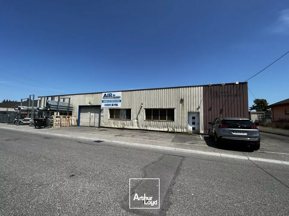 LOCAL D'ACTIVITE - ENTREPOT à LOUER de 820 m²