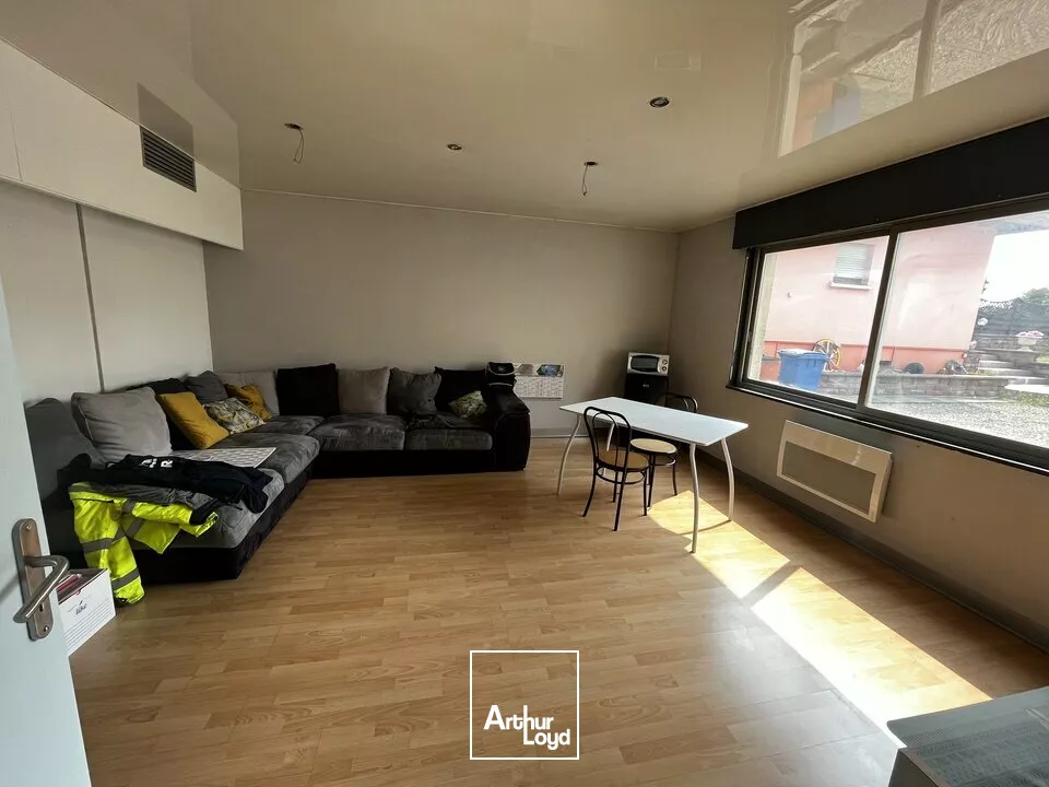 LOCAL D'ACTIVITE - ENTREPOT à LOUER de 820 m²