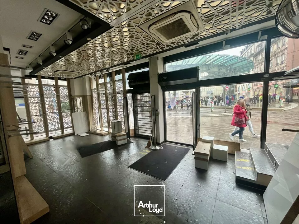 LOCAL COMMERCIAL à LOUER de 293 m²