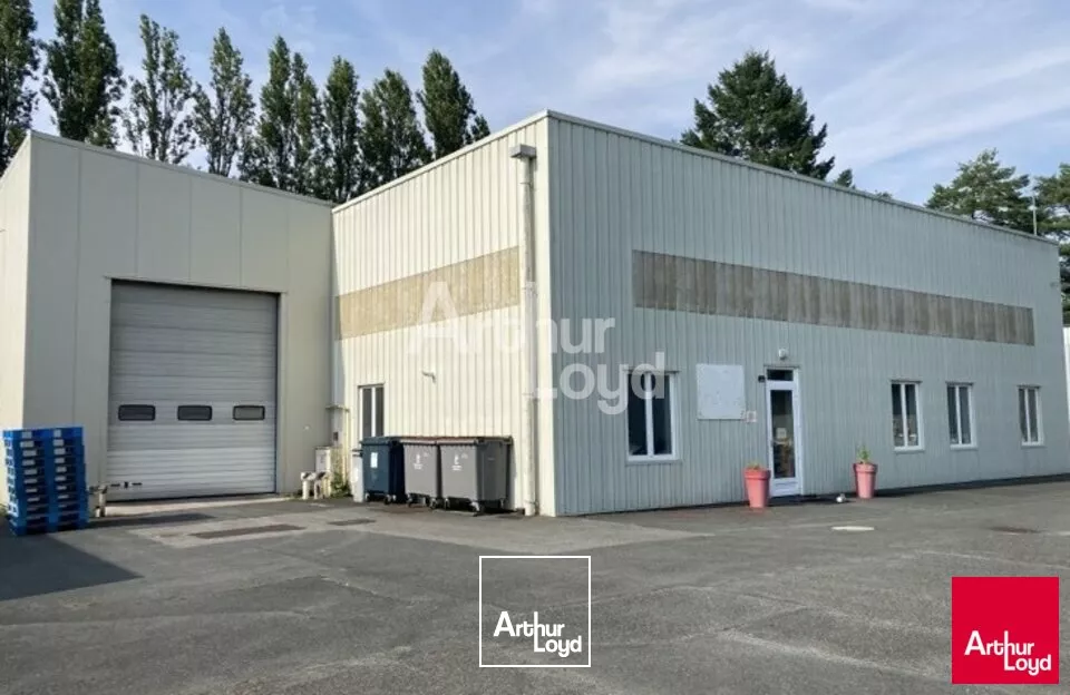 CHATEAUROUX - ZI La MARTINERIE - A LOUER - SITE D'ACTIVITE et LOGISTIQUE de 730 m² - 1962