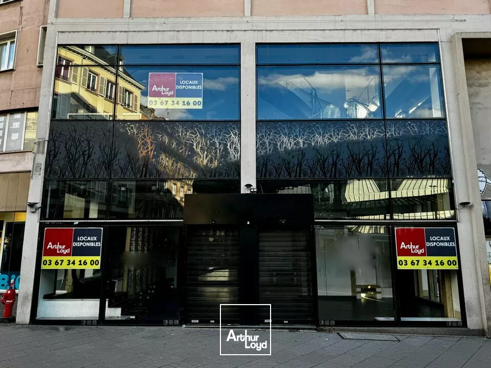 LOCAL COMMERCIAL à LOUER de 293 m²
