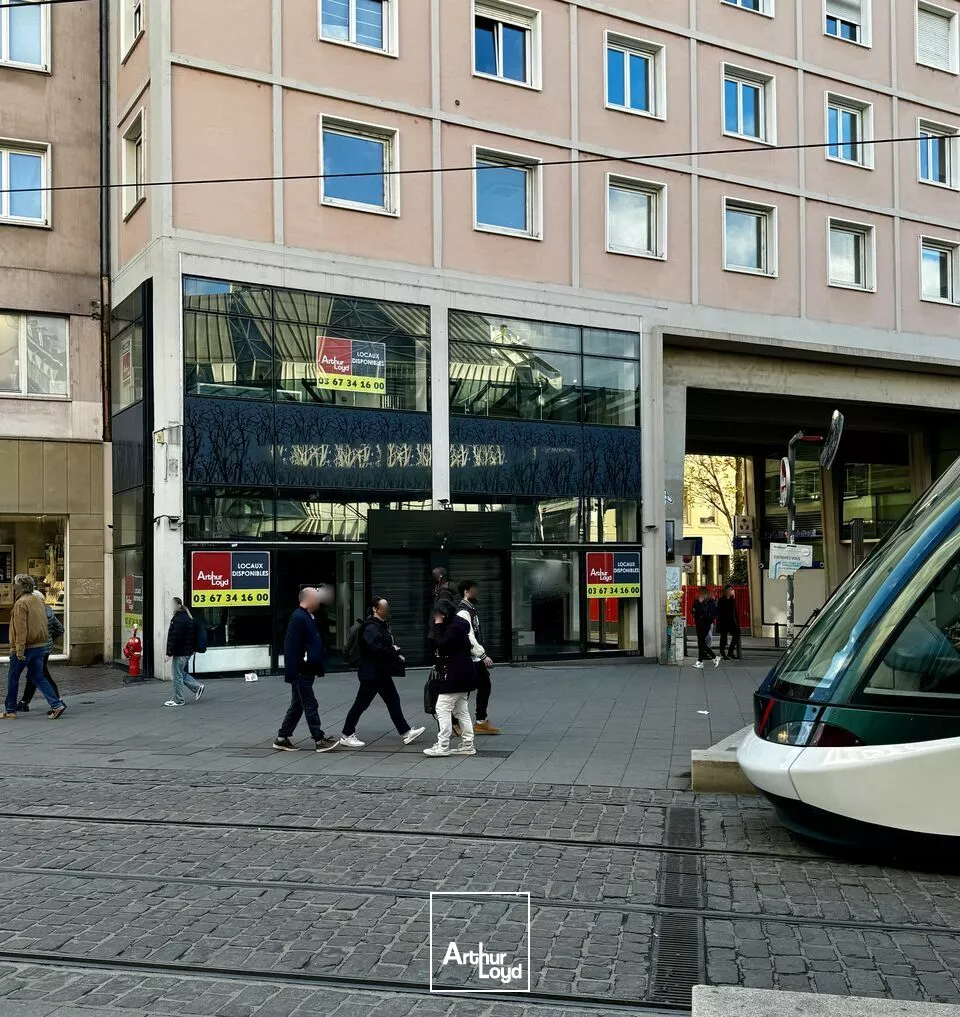 LOCAL COMMERCIAL à LOUER de 293 m²