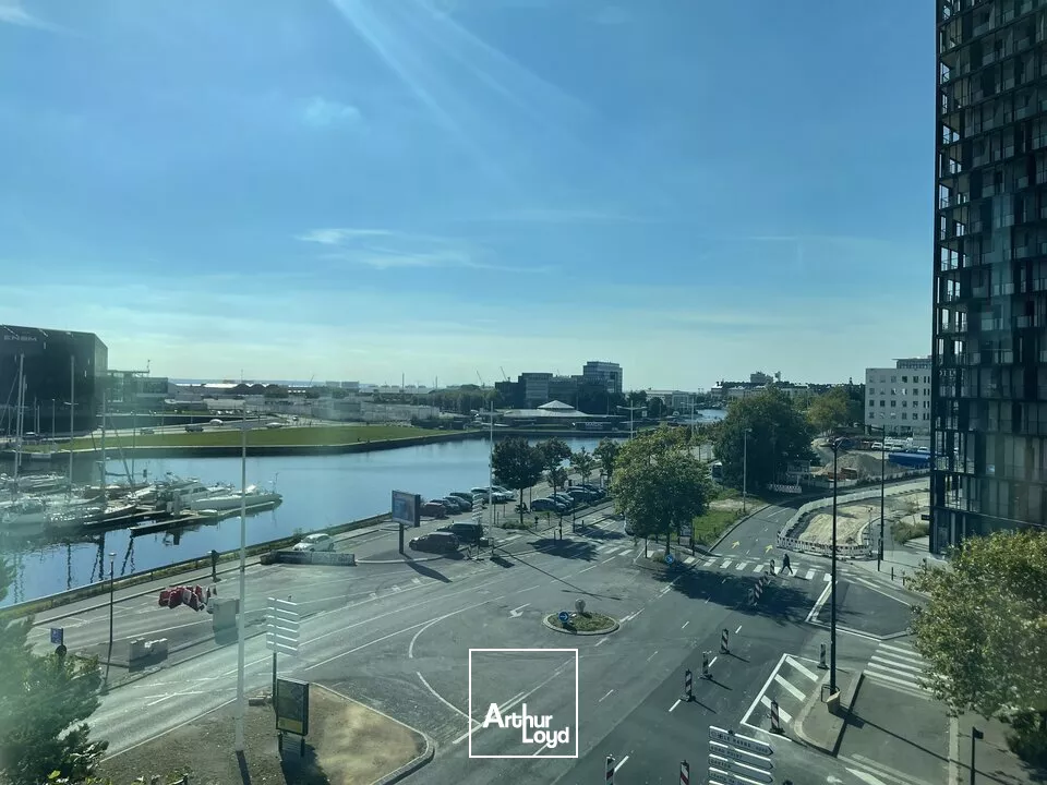 À LOUER - LE HAVRE CENTRE - 643 m² - PARKINGS PRIVATIFS