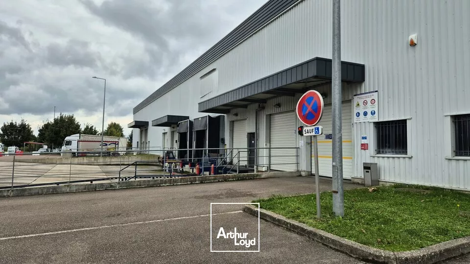 ZI LONGVIC - ENTREPÔT A LOUER - 1589 m²