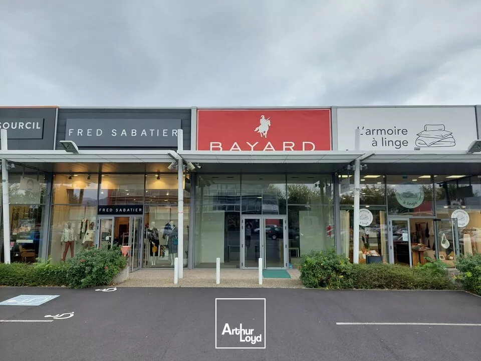 AUBIERE A LOUER LOCAL COMMERCIAL 149 M²