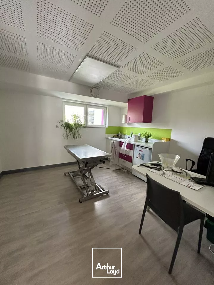 BUREAUX à LOUER de 448.35 m²