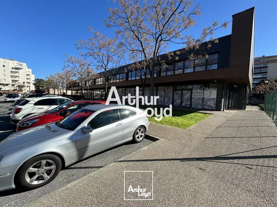 Location local commercial 162 m² - Fréjus centre ville