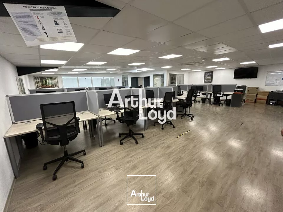 Location bureaux 210 m² - Roquebrune sur Argens 