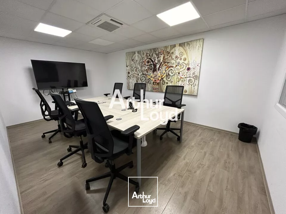 Location bureaux 210 m² - Roquebrune sur Argens 