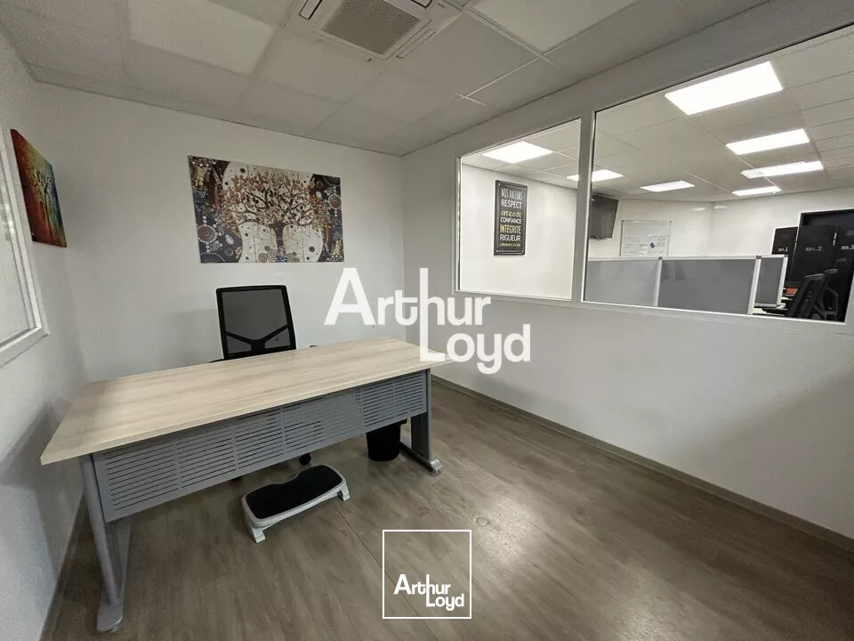 Location bureaux 210 m² - Roquebrune sur Argens 