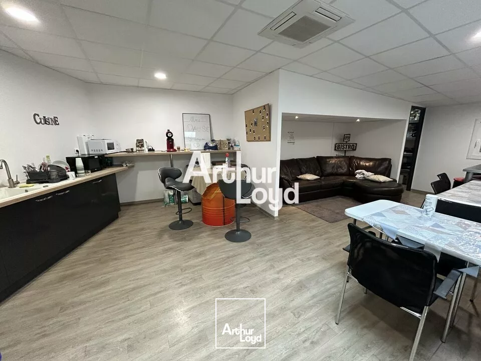 Location bureaux 210 m² - Roquebrune sur Argens 