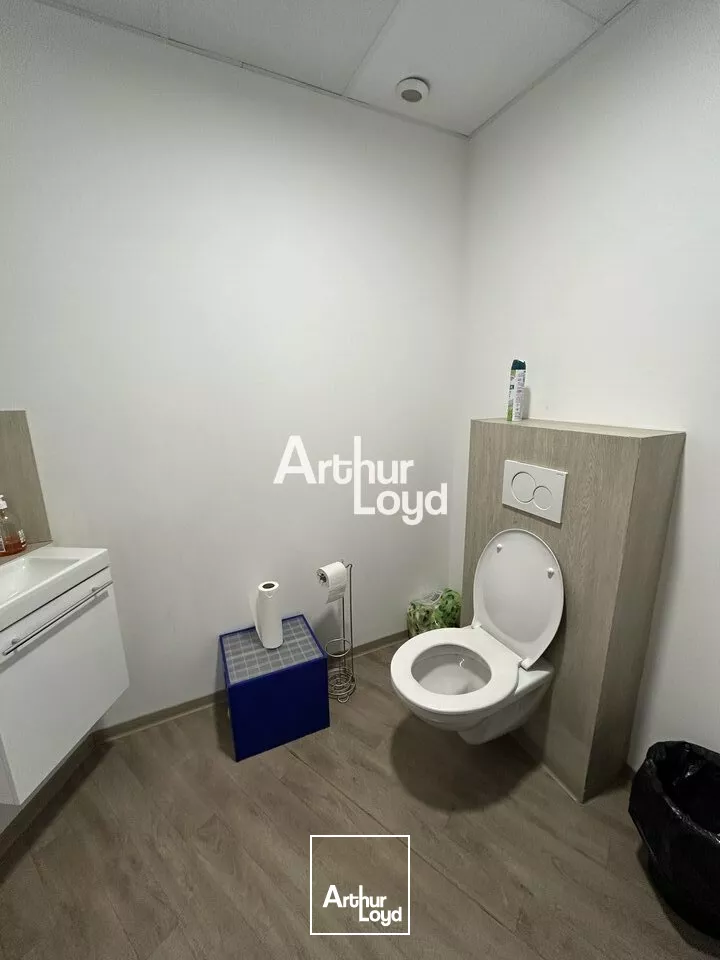 Location bureaux 210 m² - Roquebrune sur Argens 