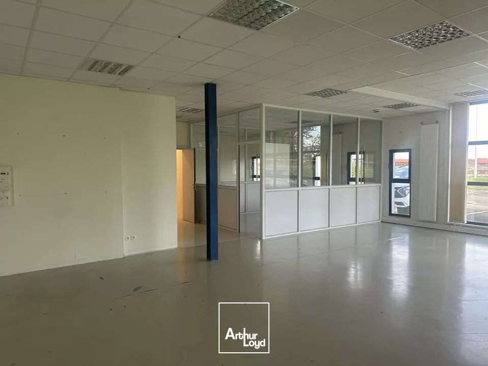 BUREAUX à LOUER de 3592 m²
