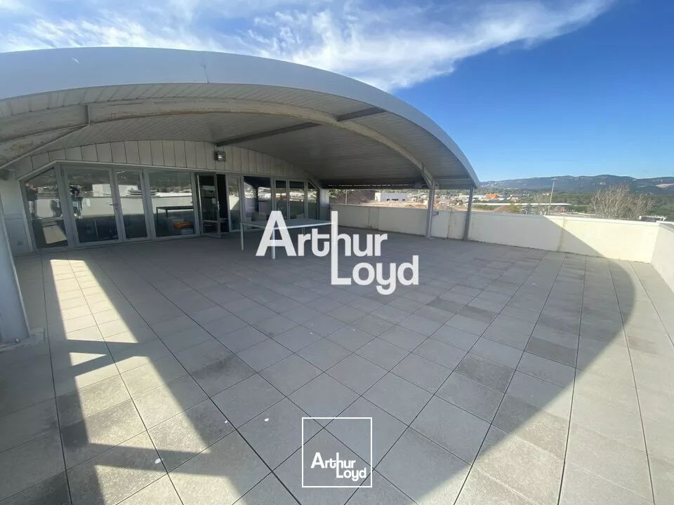 Bureaux à louer 196 m² avec terrasse - Fréjus 