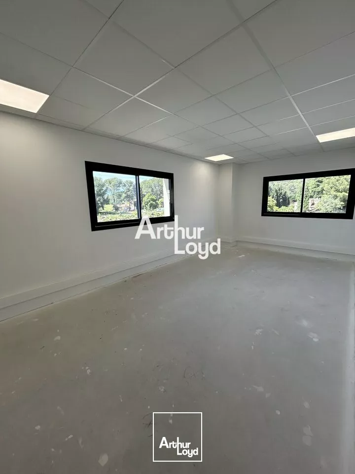 Bureaux neufs 145 m² à louer Le Muy