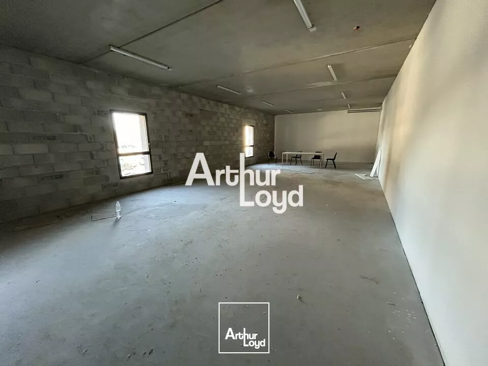 Local d'activité neuf 471 m² à louer Zone du Capitou - Fréjus 
