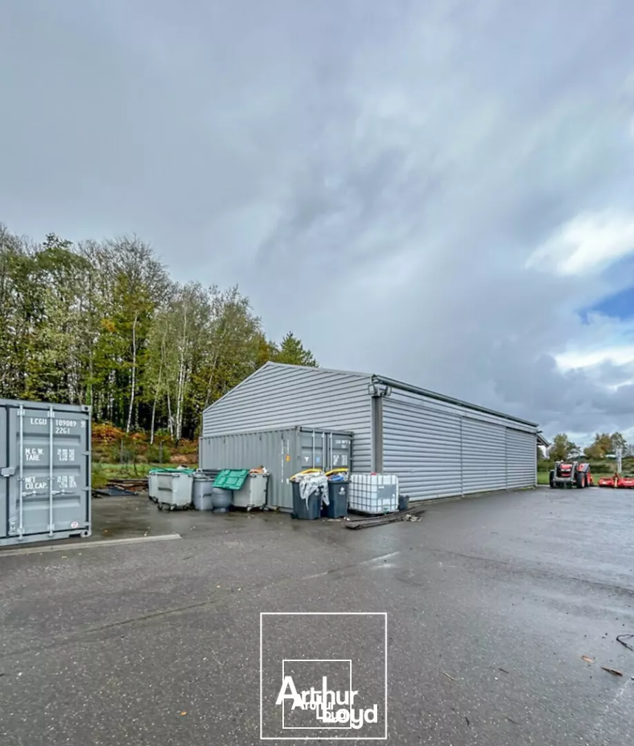 LOCAL D'ACTIVITE - ENTREPOT location à SALON LA TOUR 19510