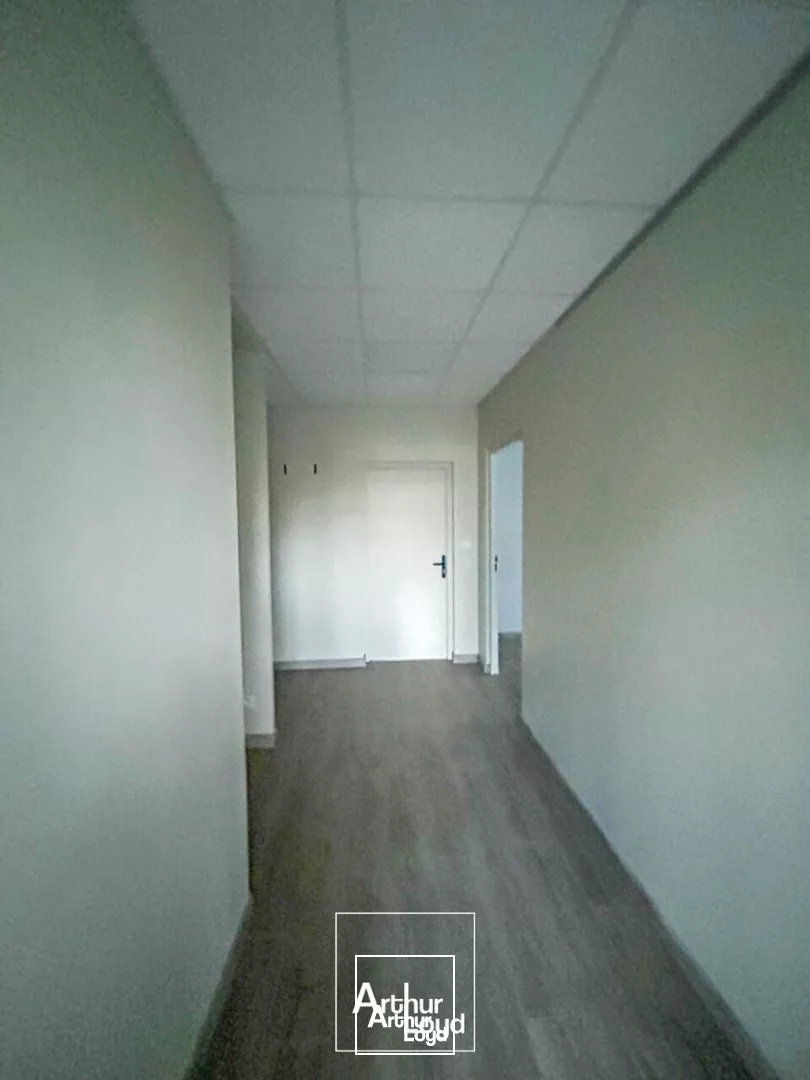 Bureaux de 68m2 idéalement placés avec stationnements