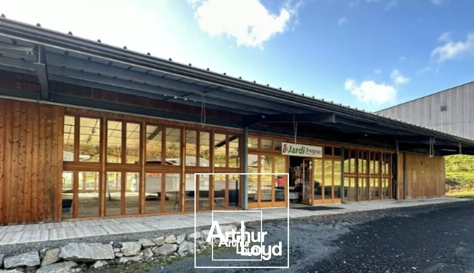 LOCAL COMMERCIAL location à TREIGNAC 19260