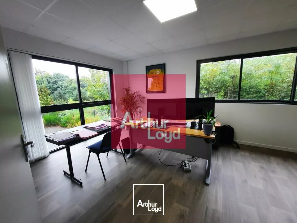 LEZOUX A VENDRE LOCAL ACTIVITE 696 M² - PARCELLE 3600 M²