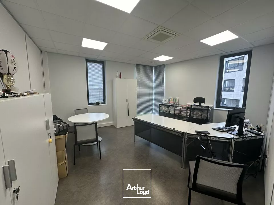 Plateau de bureaux aménagé d'environ 1314 m2 divisible à partir de 610 m2 - SECTEUR GARE TGV REIMS CENTRE