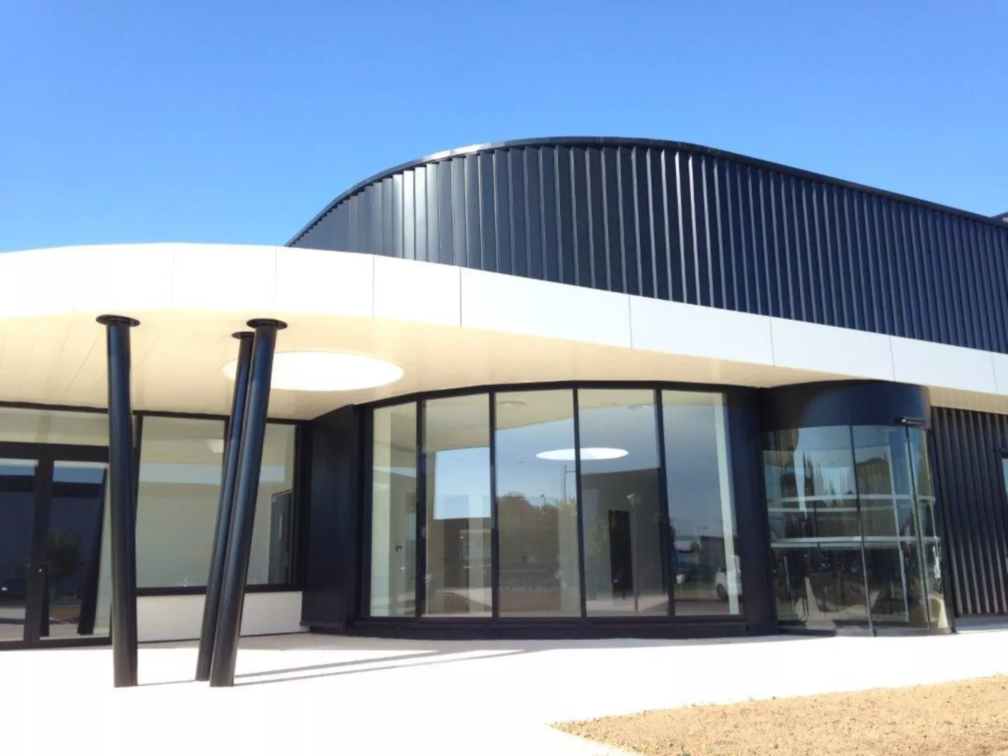 Locaux d'activité à louer à ELANCOURT 78990