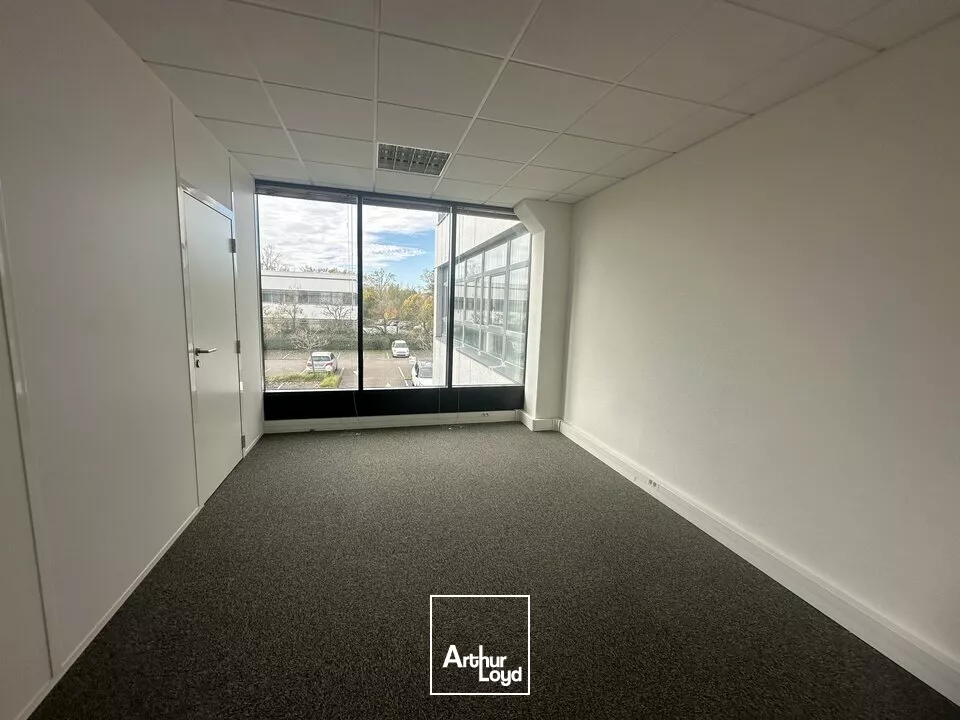 BUREAUX à LOUER de 202.97 m²