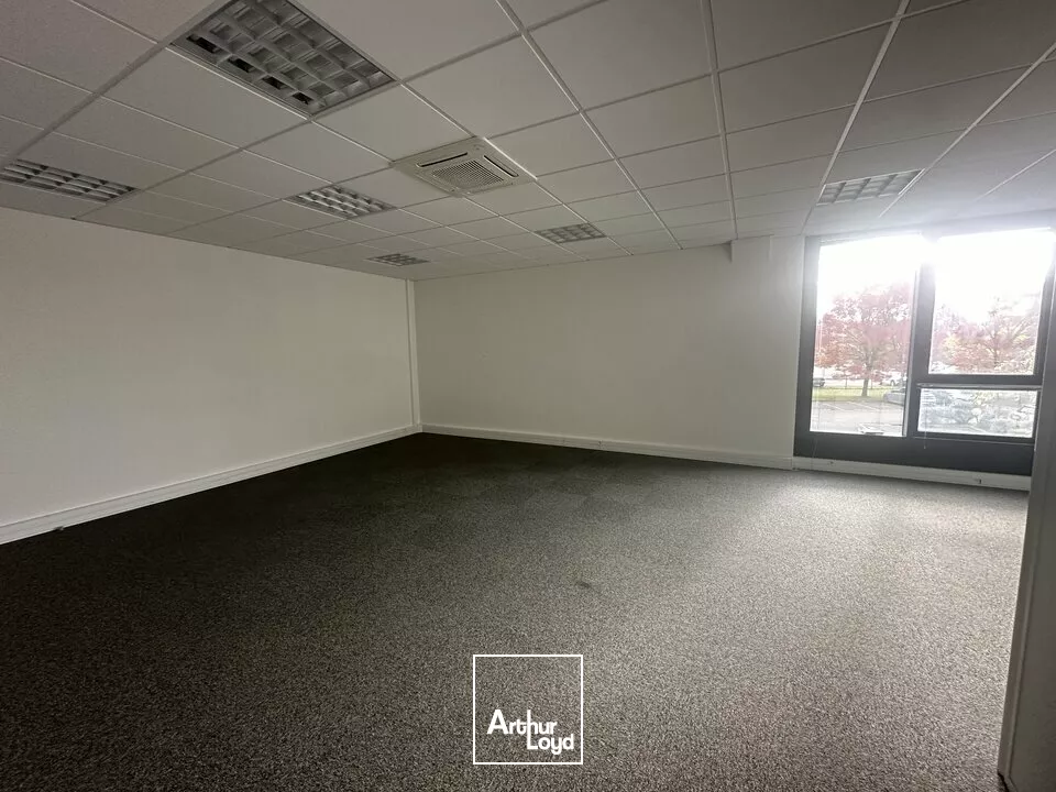 BUREAUX à LOUER de 202.97 m²