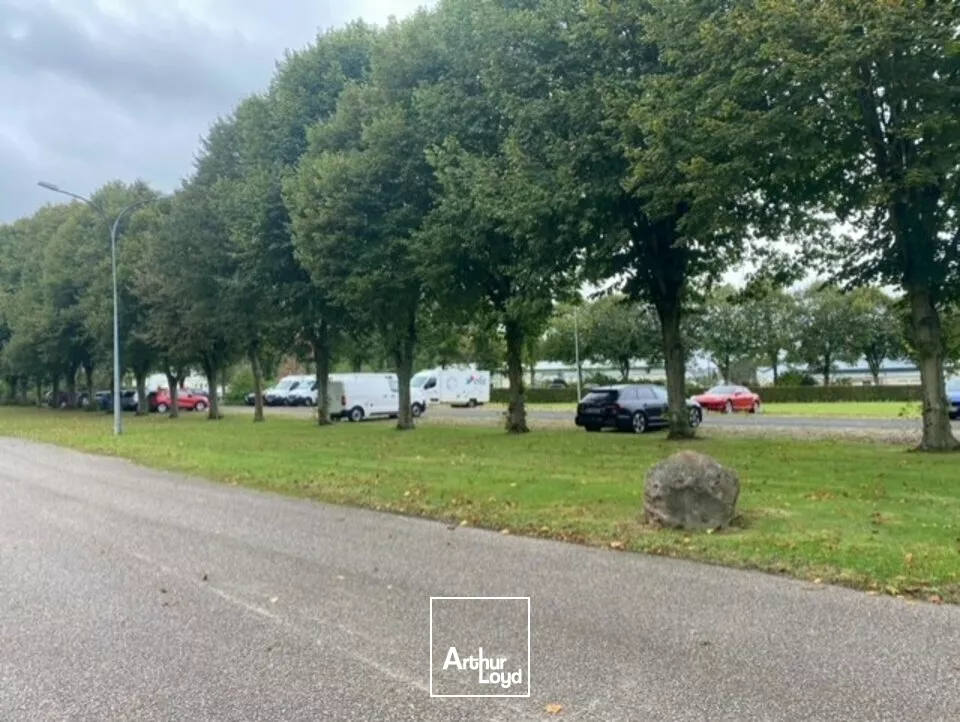 A LOUER - ZONE PÉRIPHÉRIQUE de NOTRE DAME DE GRAVENCHON -