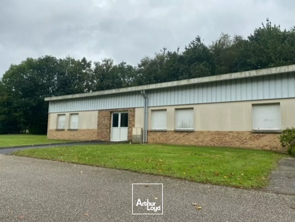 A LOUER - ZONE PÉRIPHÉRIQUE de NOTRE DAME DE GRAVENCHON -