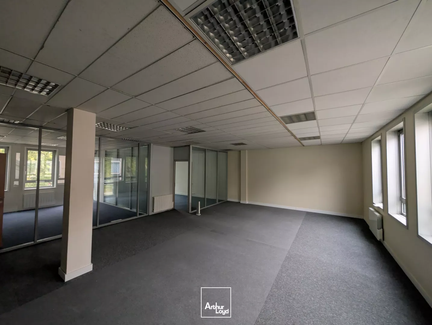 Bureaux à louer à ERAGNY 95610