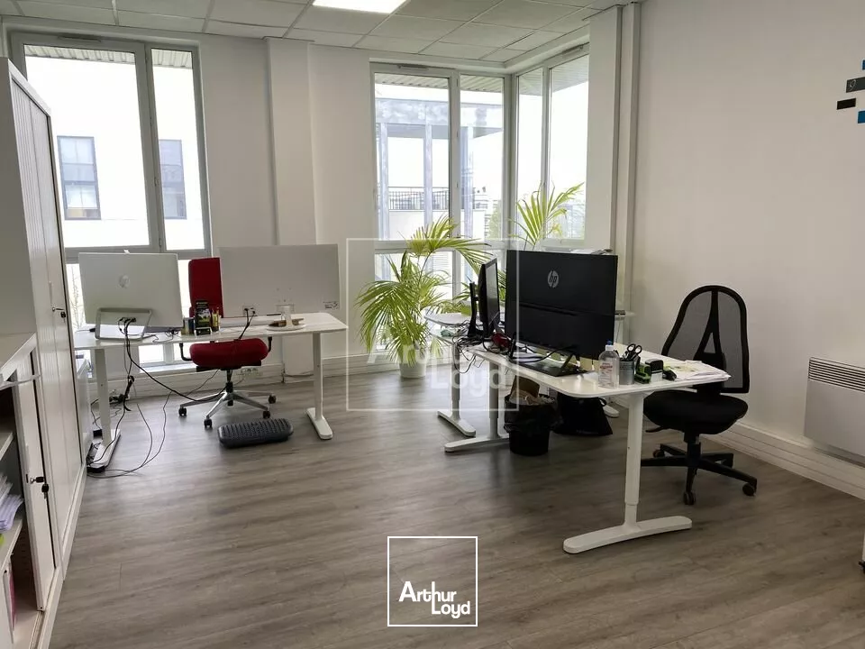 Vente investisseur - petit immeuble de bureaux SÉNART