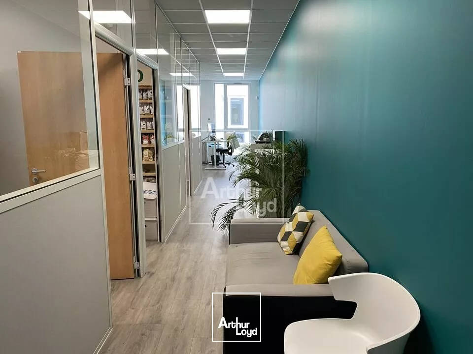 Vente investisseur - petit immeuble de bureaux SÉNART