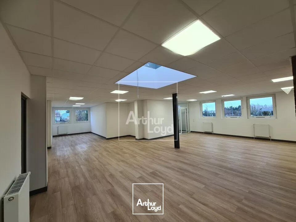 Plateau de bureaux 330m² à louer - Vaux-le-Pénil